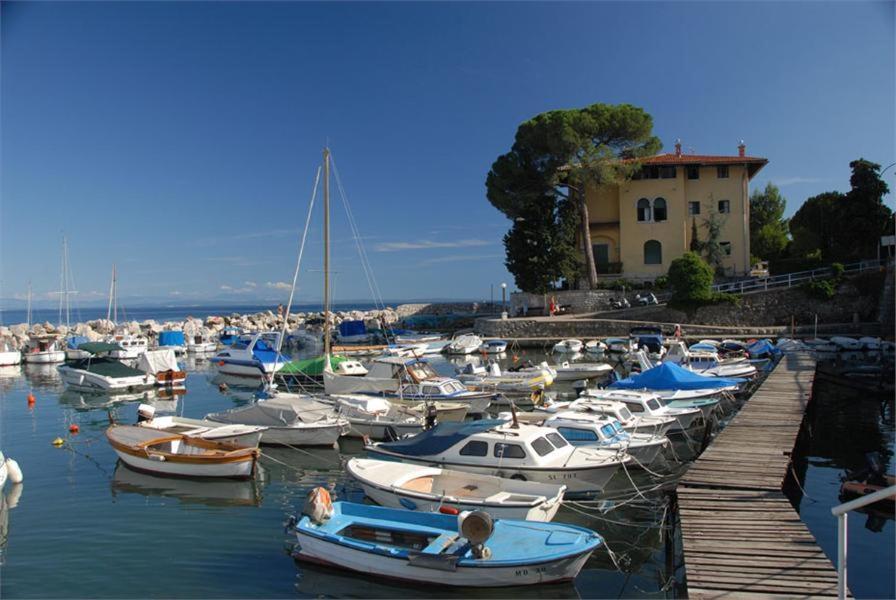 Apartments Miro Ičići Buitenkant foto