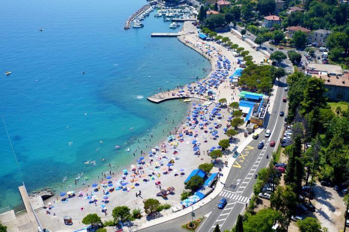 Apartments Miro Ičići Buitenkant foto